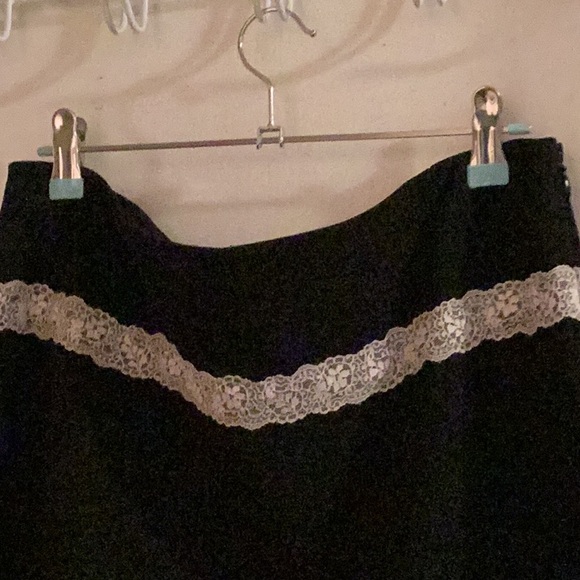 Arden B. Vintage Black Skirt With White Lace Trim Size 10 - Picture 4 of 9
